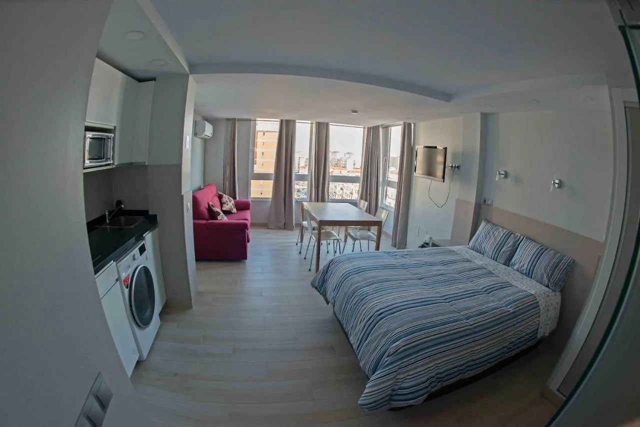 Modern & Stylish Loft With Breathtaking Views Free Wifi - Close To The Sea 马拉加